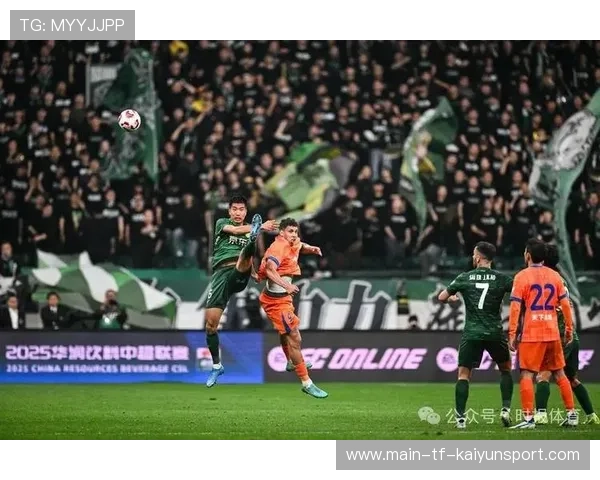 球星参与球队战术板讨论，战术理解力获肯定